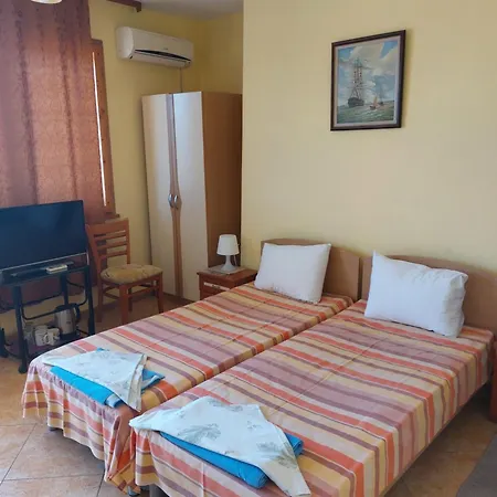 Kostadinov Проживание в семье Поморие