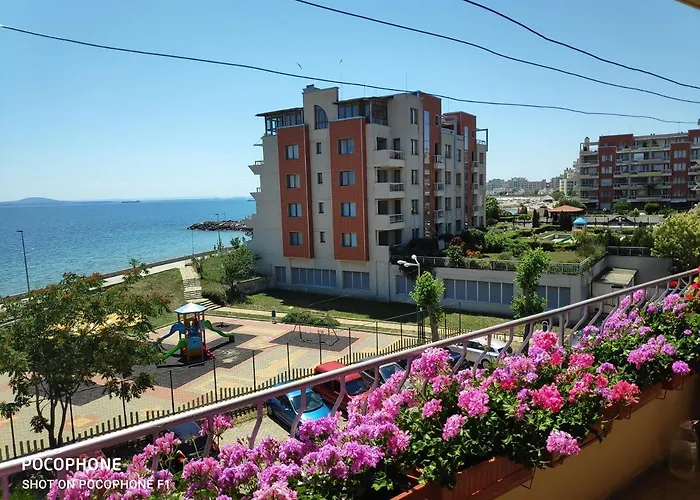 Kostadinov Проживание в семье *